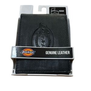 Dickies Genuine Leather Men’s Black Passcase Bifold Wallet NWT